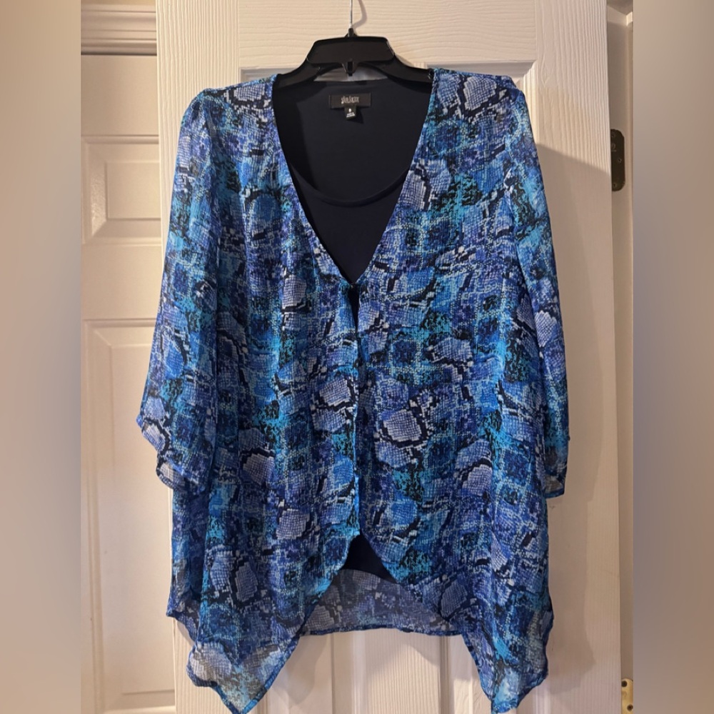 Slim Factor Investments Blue and Black Patterned Flattering Oversized Top Small